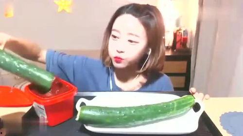 娱乐吃瓜酱招待朋友